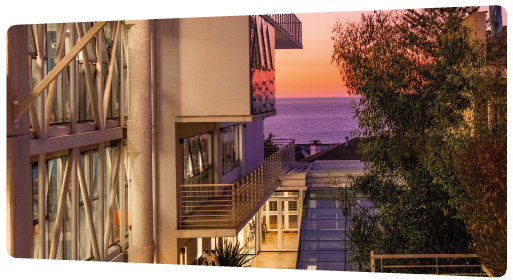 Escuela de Ingeniería Comercial