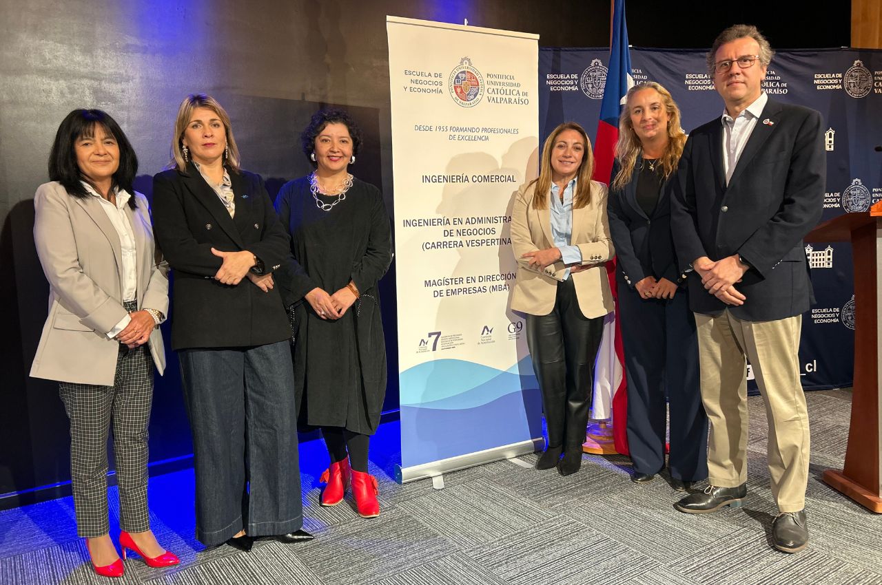 Analizan el liderazgo femenino y equidad de género en sectores industriales