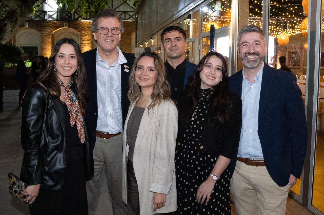 Gran convocatoria a la Cena por los 70 años de la Escuela de Negocios y Economía